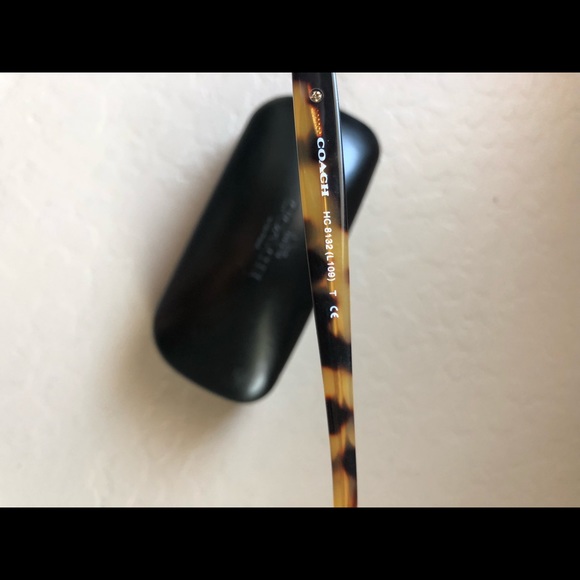 Two tone Coach Sunglasses - Picture 5 of 7